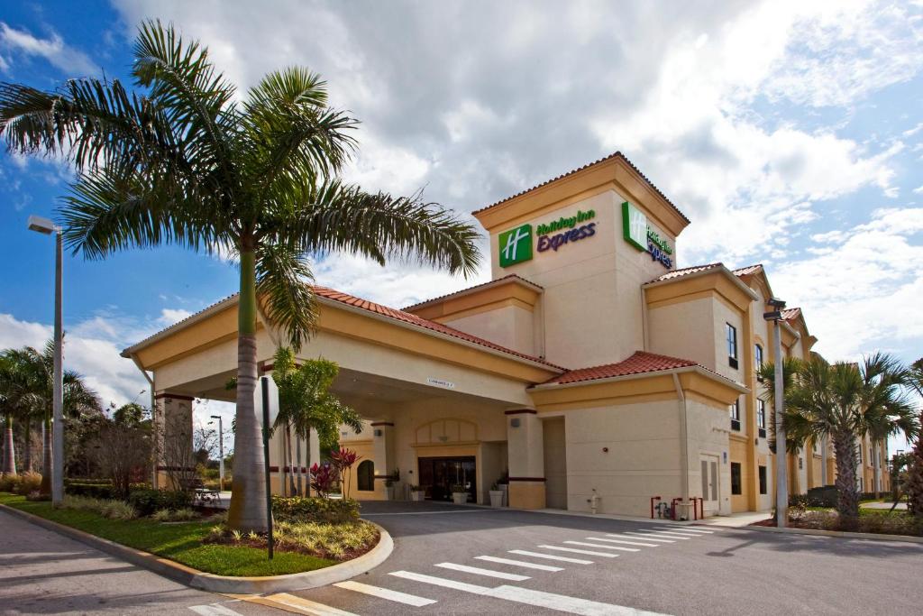 Holiday Inn Express Stuart an IHG Hotel Main image 1